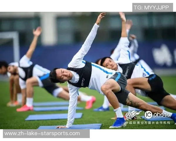 足球袜职业的崛起与发展探讨以及对运动员表现的影响分析